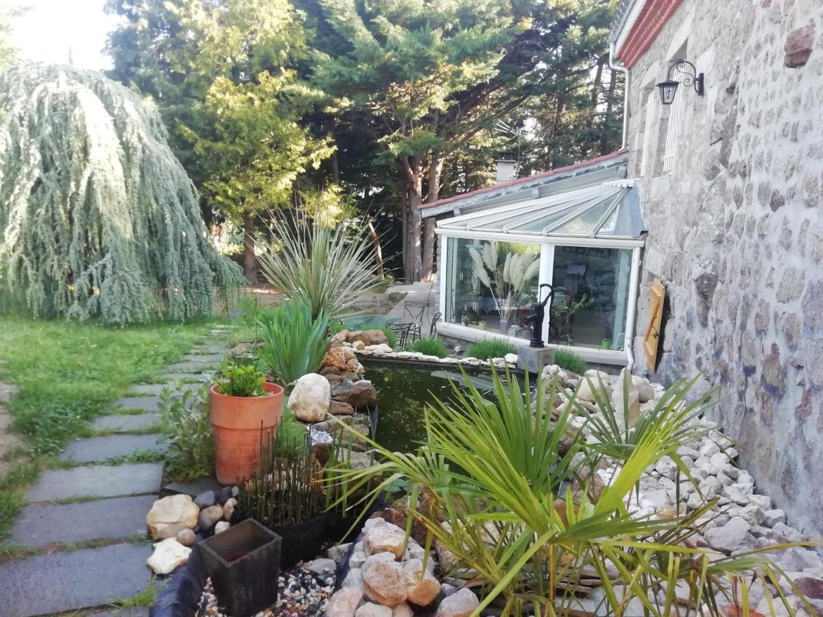 Chez Sophie Et Gilles Monistrol-sur-Loire Exterior foto